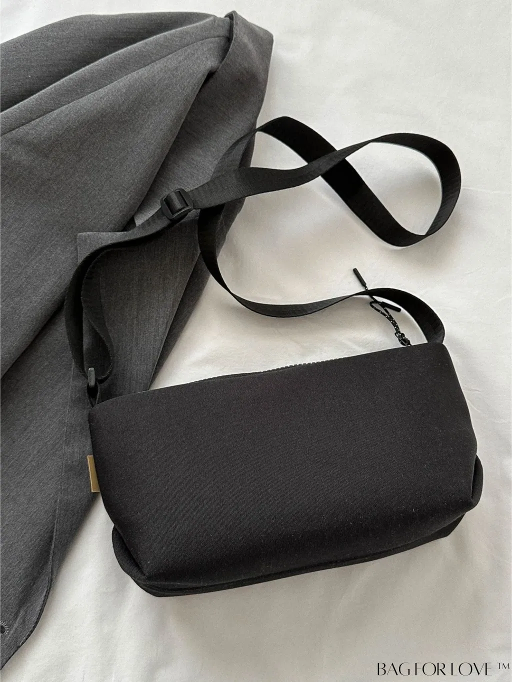 BagForLove - Stylish Lightweight Summer Handbag - Chic Womens Commuter Crossbody Bag with Shoulder Strap