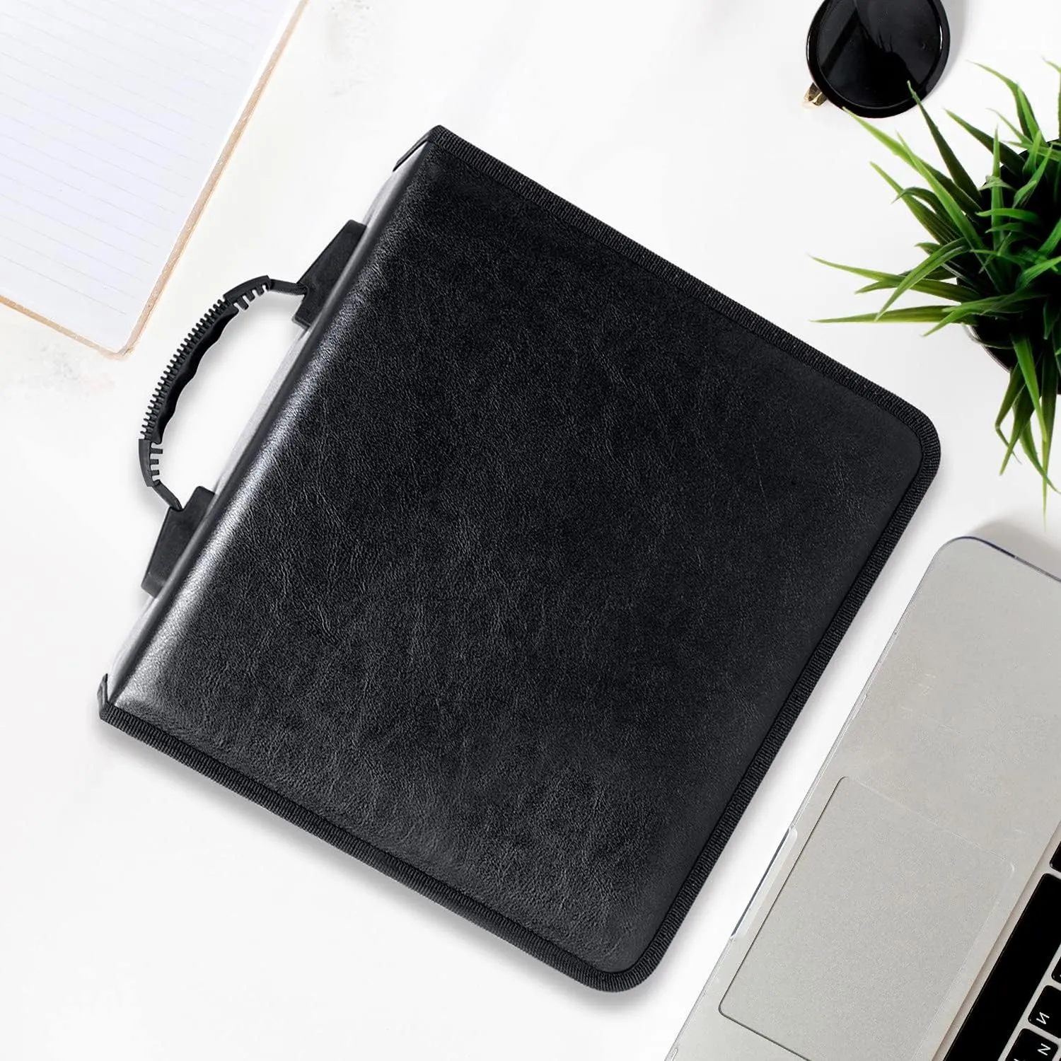 CD/DVD Binder, CD DVD Case Holder Binder 400 Capacity CD/DVD Wallet Storage Booklet Album Box (White Binder, PU Black)