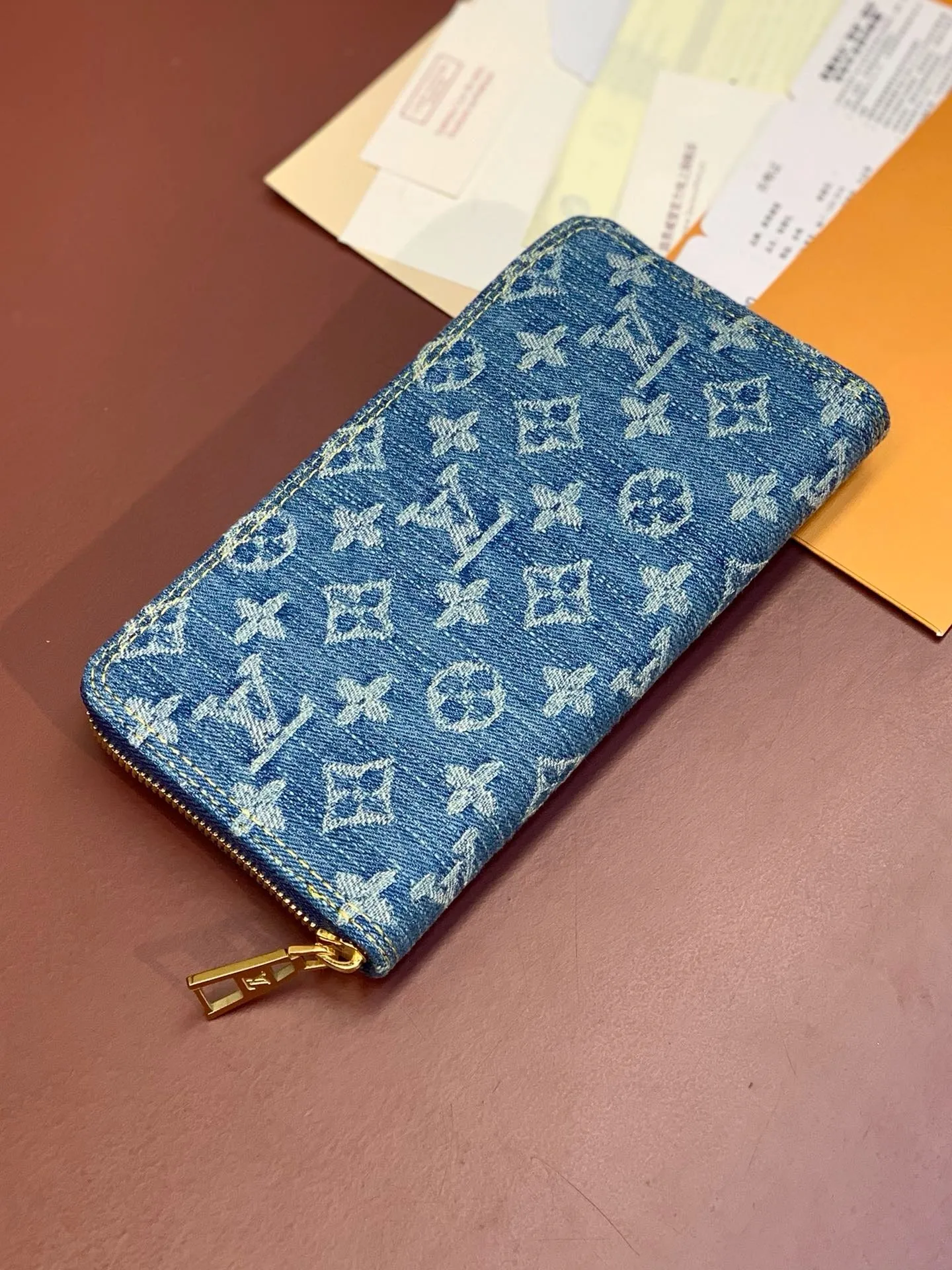 LB932 Zippy Wallet / 7.7 x 4.1 x 1 inches / HIGHEST QUALITY VERSION