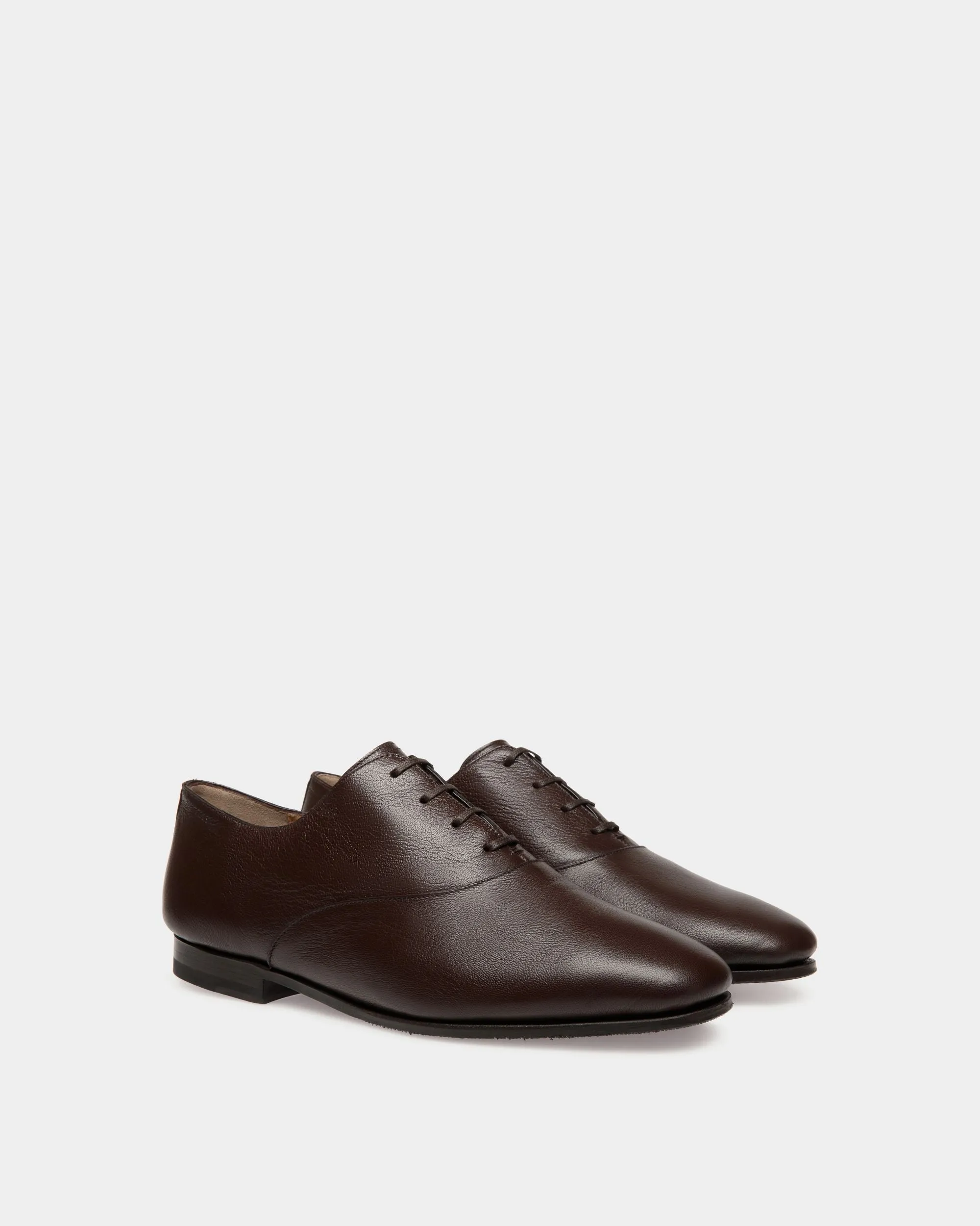 Plume Oxford in Brown Grained Leather