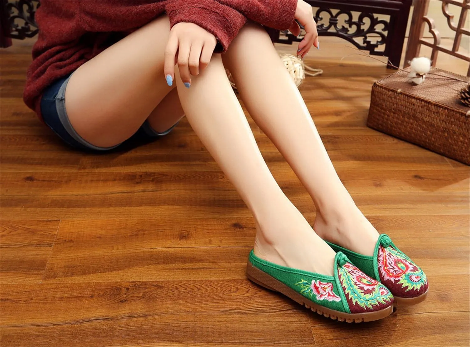 Qhome Women's Floral Embroidery Comfortable Casual Canvas Mules House Slippers Oxford Shoes