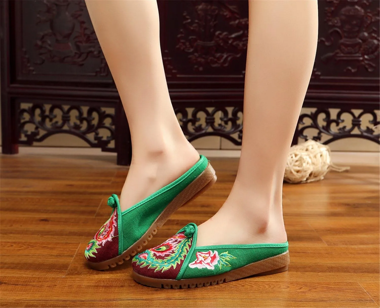 Qhome Women's Floral Embroidery Comfortable Casual Canvas Mules House Slippers Oxford Shoes