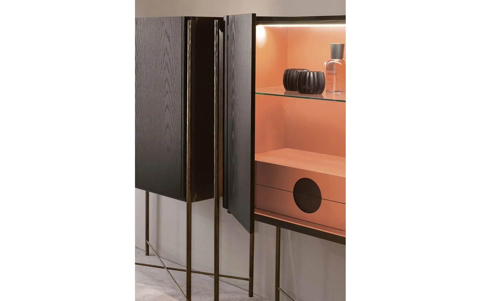 Shanghai Cabinet