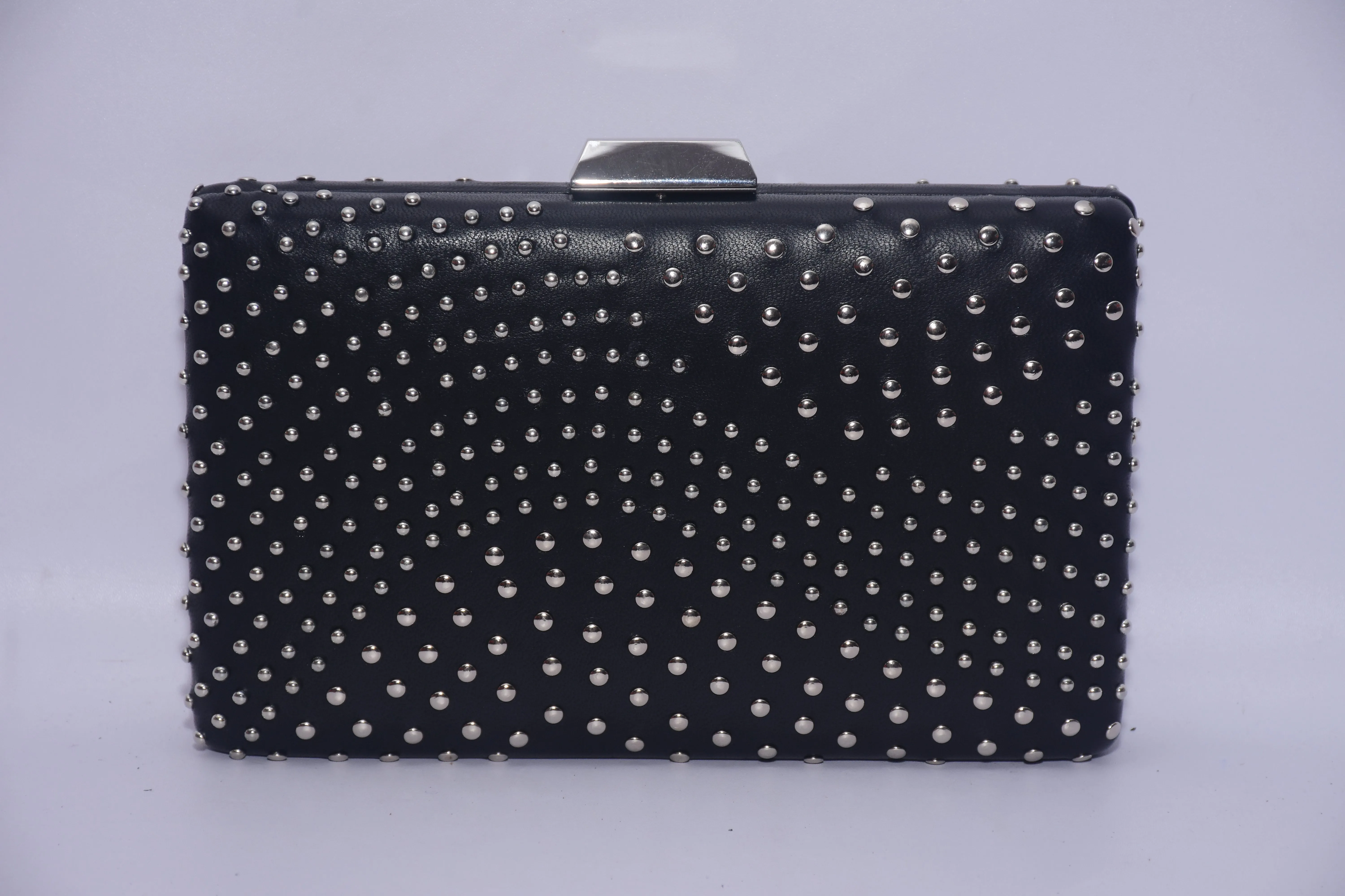 STUDDED BOX CLUTCH IN LEATHER