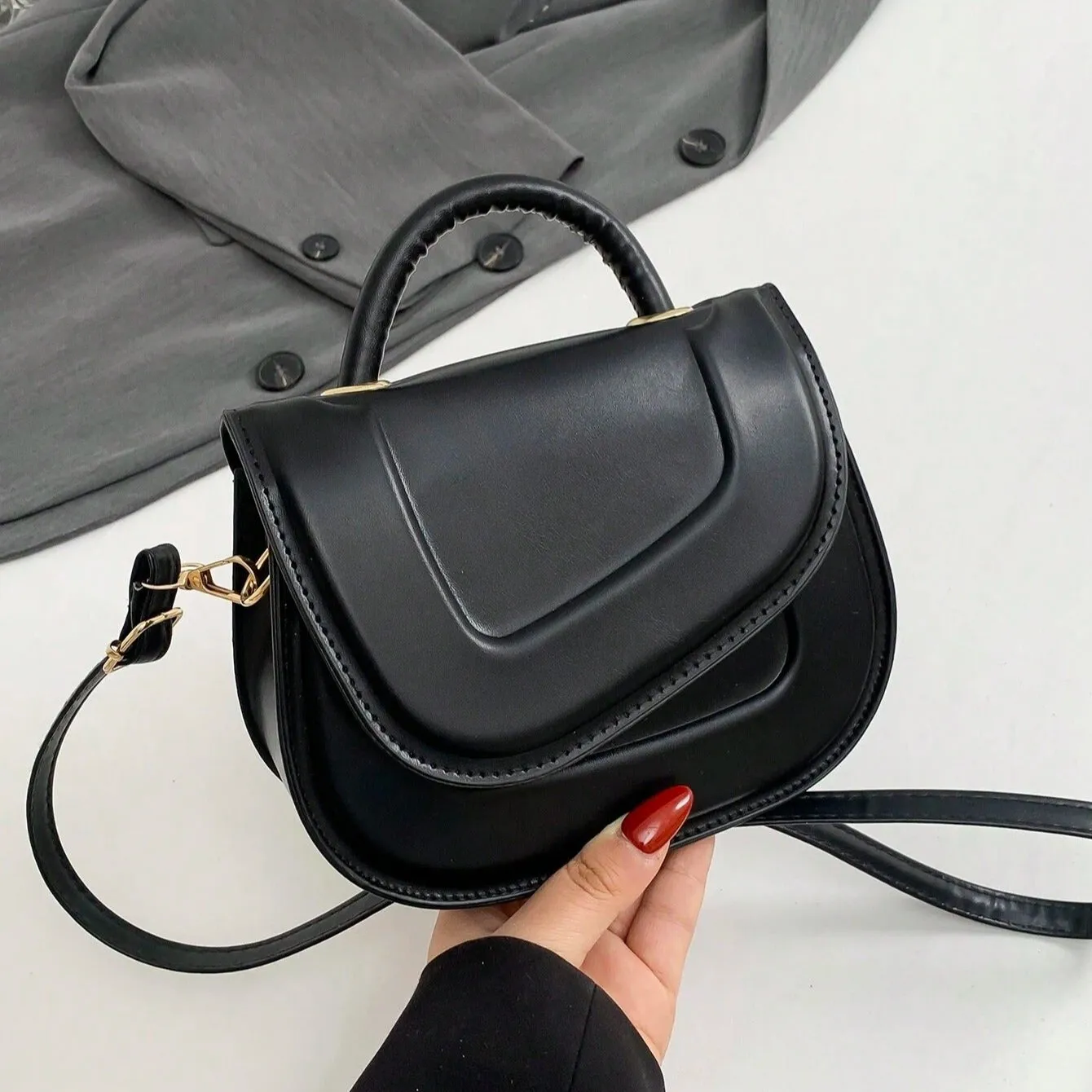 Stylish Minimalist Designer Saddle Bags