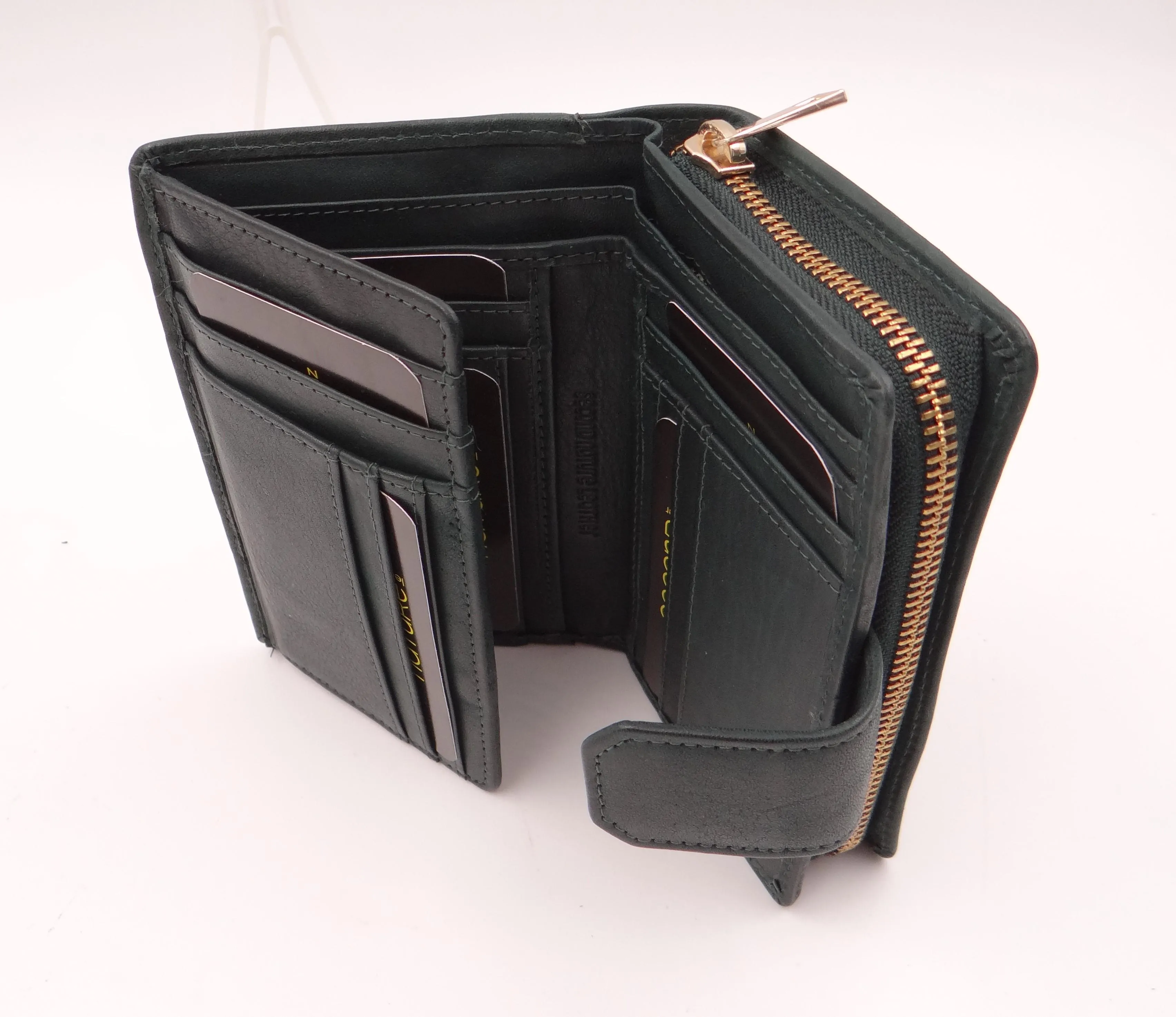 Womens Medium Wallet