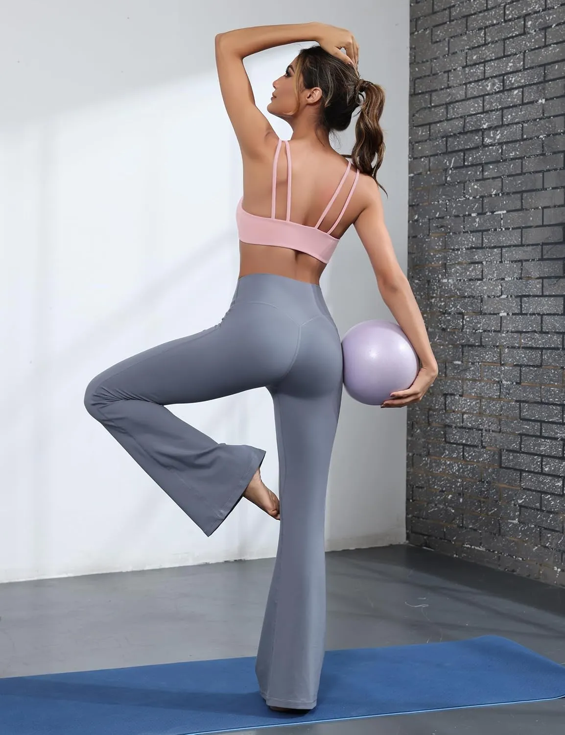 Yoga Sports Workout Bras for Women Seamless Molded Cup Spaghetti Double Strap Bra Wirefree Scoop Neck Tank Top Bras