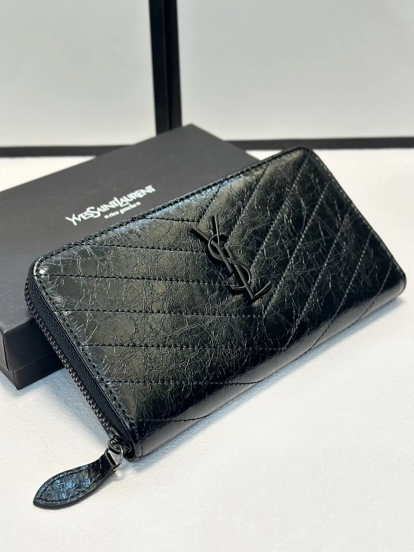 YSK325 Large Zip Wallet / 7.5 x 4.3 x 1 INCHES